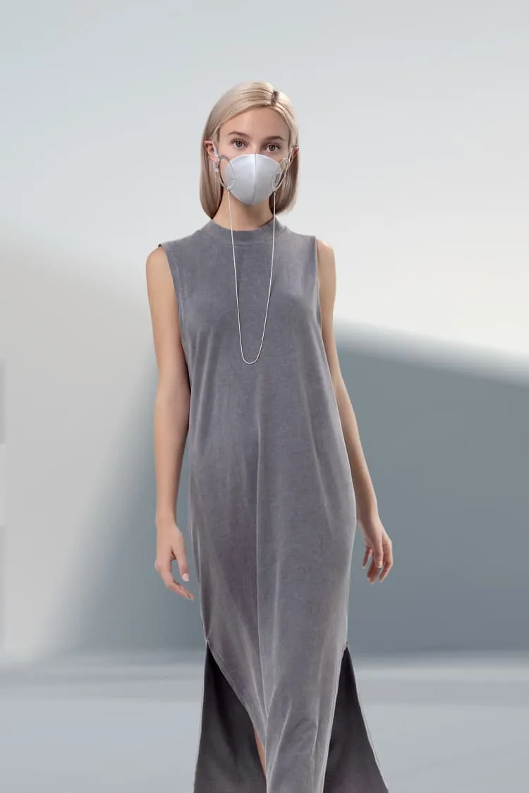 Grey silk mask with chain
